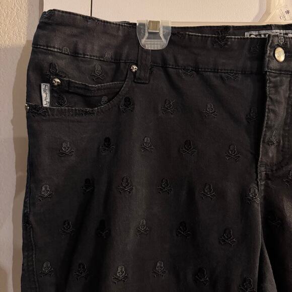 TRIPP NYC BLACK SKULL EMBROIDERED PANTS SKINNY JEAN EMO PUNK ROCKER GOTH size 20 - Picture 10 of 11